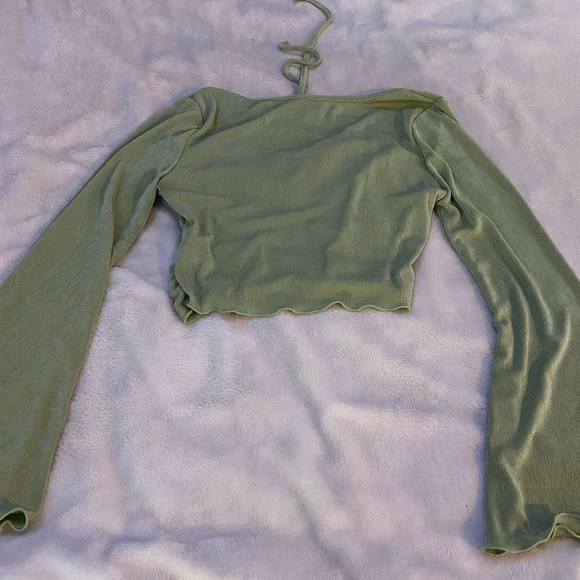 light weight and looks super cute. From shein and is size L. It’s a light green. - Picture 2 of 3